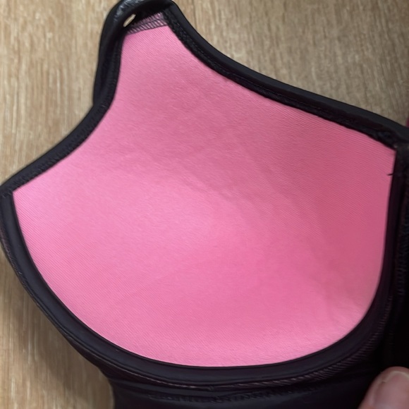 EUC VS PINK Ultimate sports bra size Medium - Picture 5 of 6